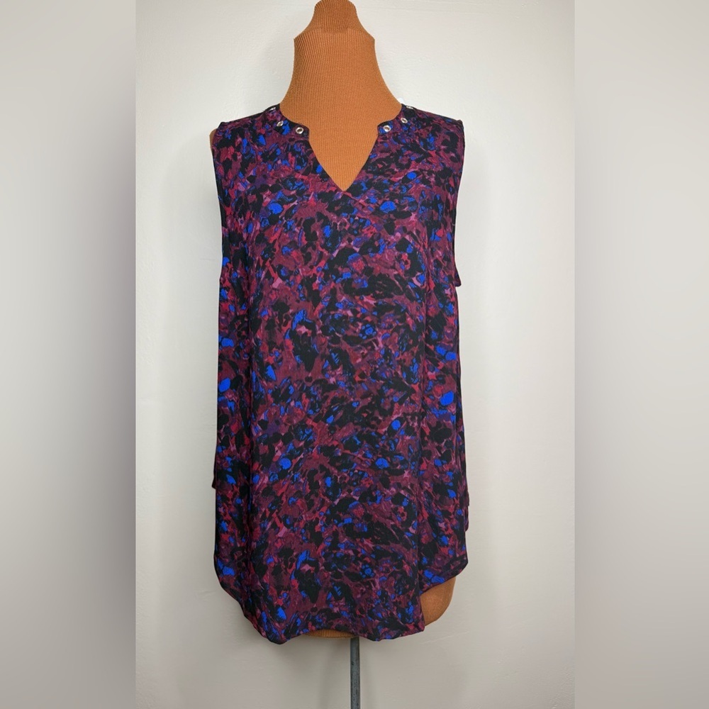 NWT Torrid Sleeveless Top Black and Blue Animal Print Grommet Detail Size 00